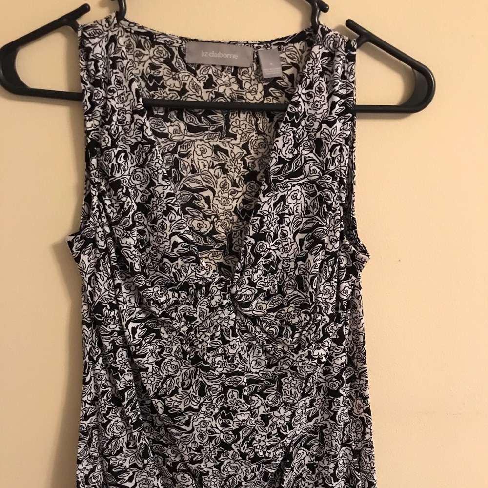 Black and white sleeveless v-neck shell